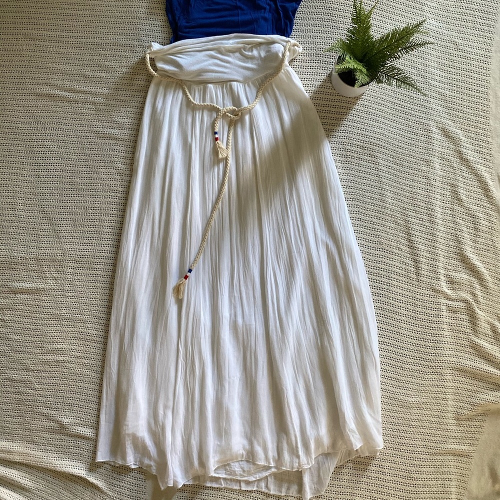 Ivy & Lace White Boho Maxi Skirt. Medium